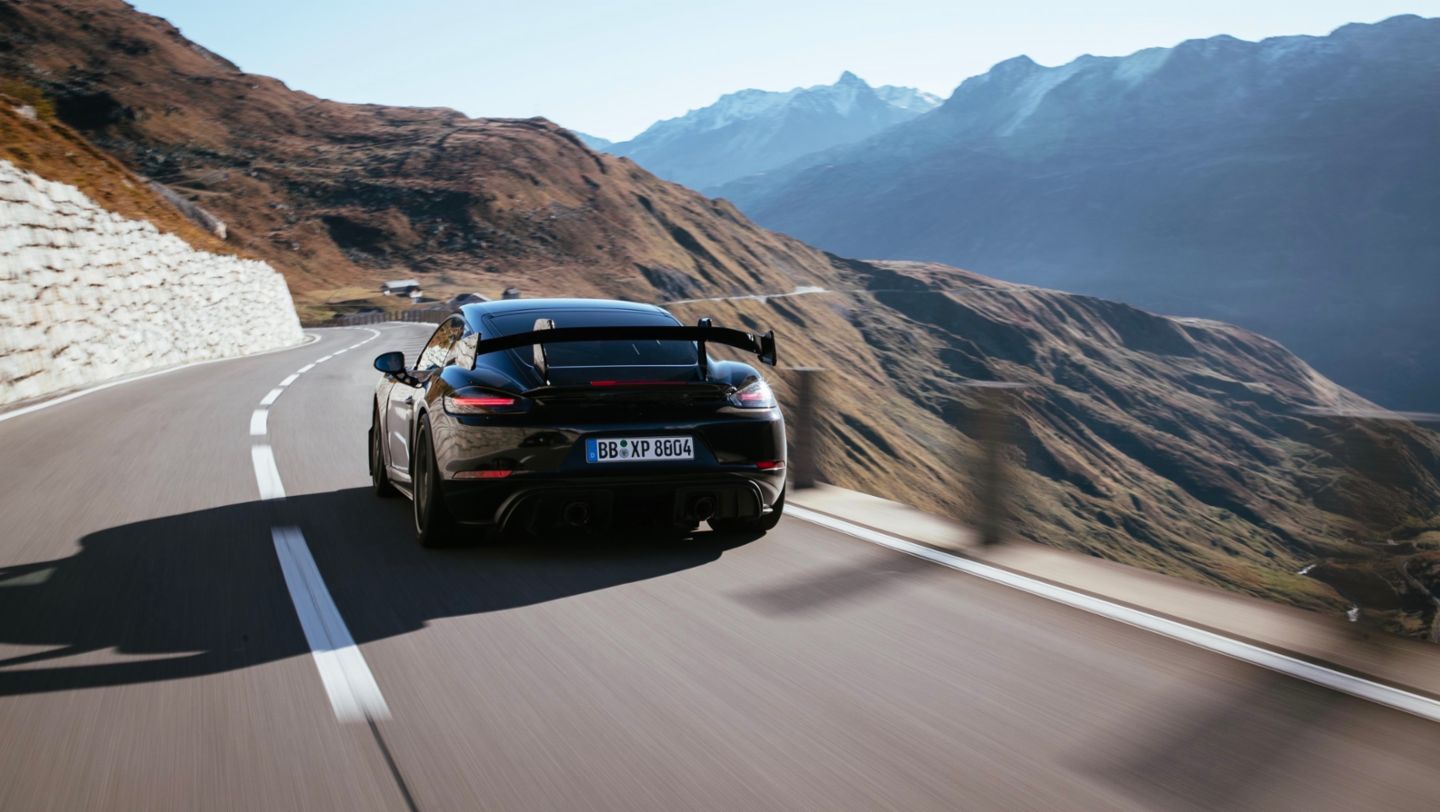 Prototype of the 718 Cayman GT4 RS, Furka Pass, 2021, Porsche AG