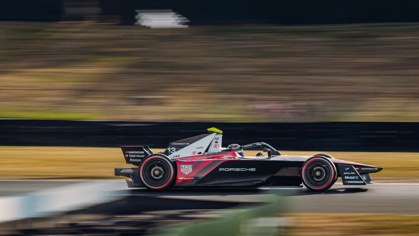 Porsche 99X Electric (#13), António Félix da Costa, TAG Heuer Porsche Formula E team, Formula E, London, Great Britain, 2024, Porsche AG